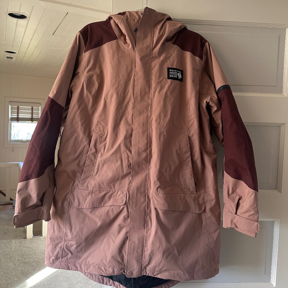 Women's Mountain Hardware ski/snowboard jacket XL